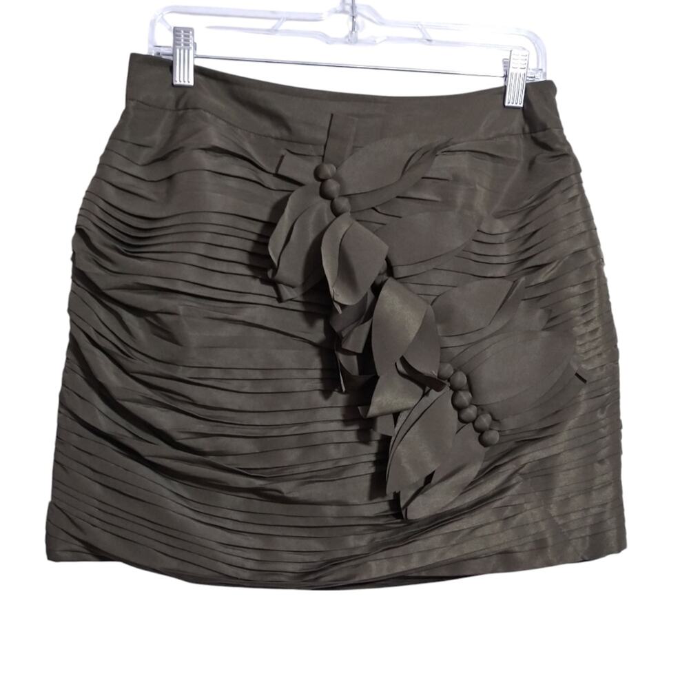 Twelve by Twelve Elegant Olive Green Mini Skirt Layered Leaf Contemporary Size L